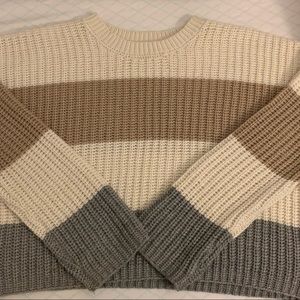 Oversized cropped knit sweater